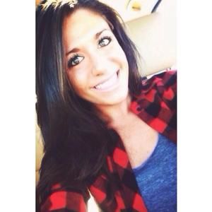 Meet your Posher, Stephanie